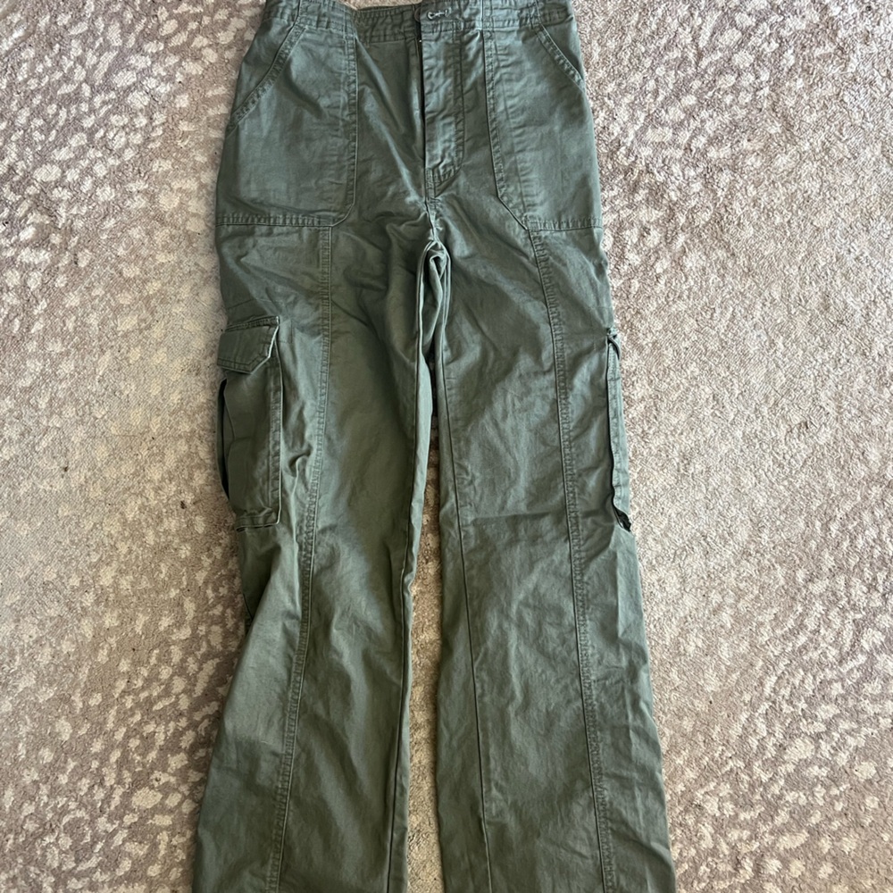 Woman’s Abercombie Green Cargo Pants